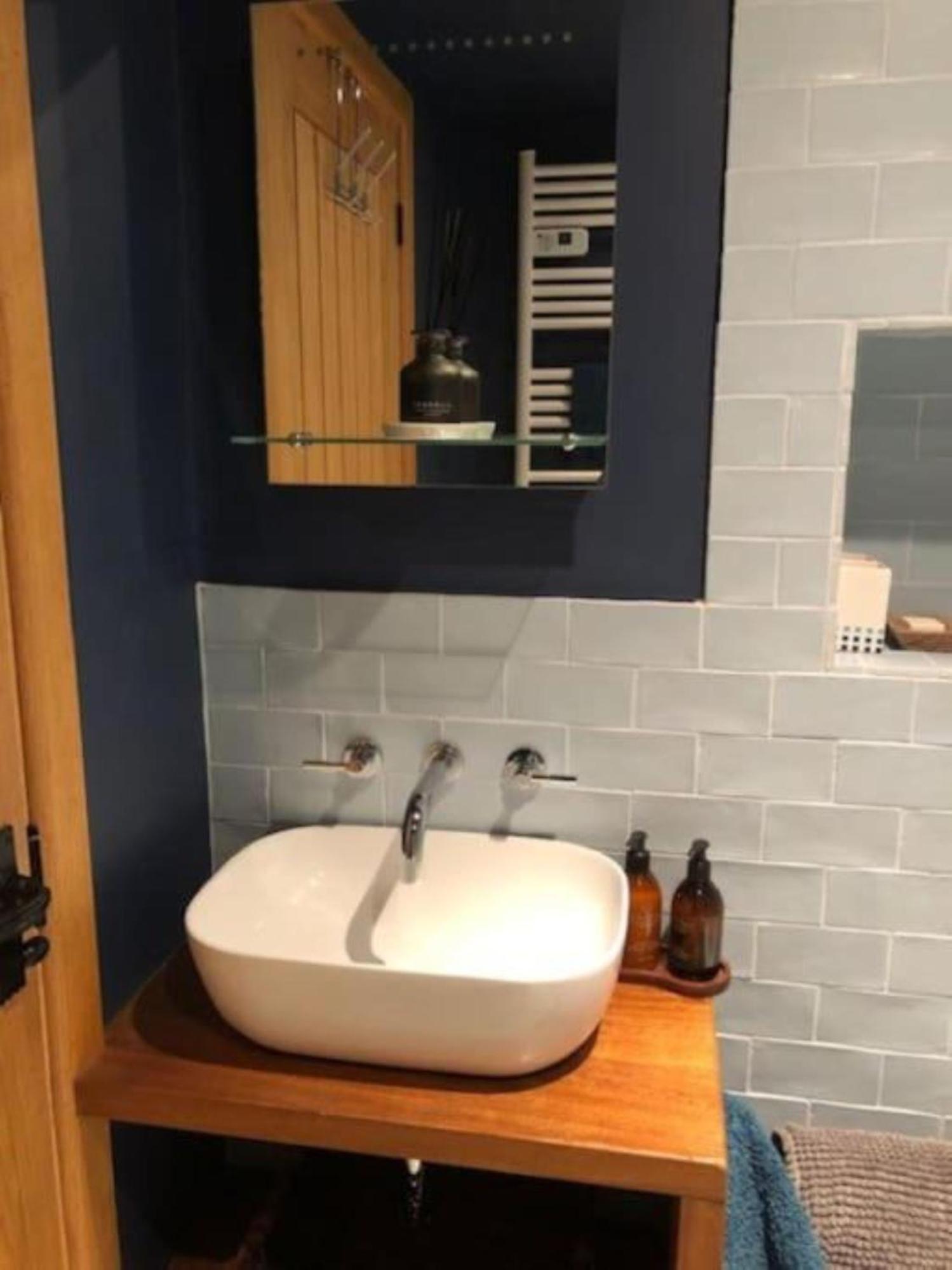Bank Cottage Studio - Luxury Cotswolds Haven For Two Shipston-on-Stour Exteriör bild